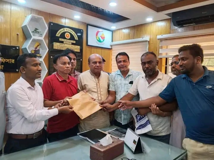সাদুল্লাপুরে ফ্যামিলি কার্ড শুমারিতে অনিয়মের অভিযোগ, ফল বাতিলের দাবিতে বিএনপির বিক্ষোভ