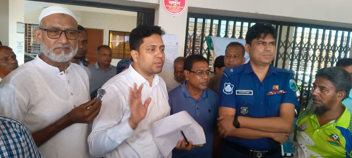 দুপচাঁচিয়ায় সহকারী শিক্ষককে অন্যত্র বদলীর দাবীতে ইউএনও’র নিকট অভিযোগ