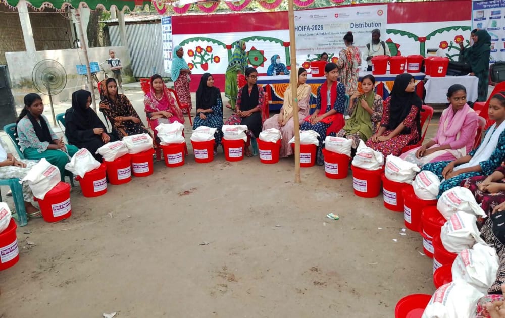 কুড়িগ্রামে ৪৫০ কিশোরী ও গর্ভবতী নারী পেলেন ‘ডিগনিটি কিট’