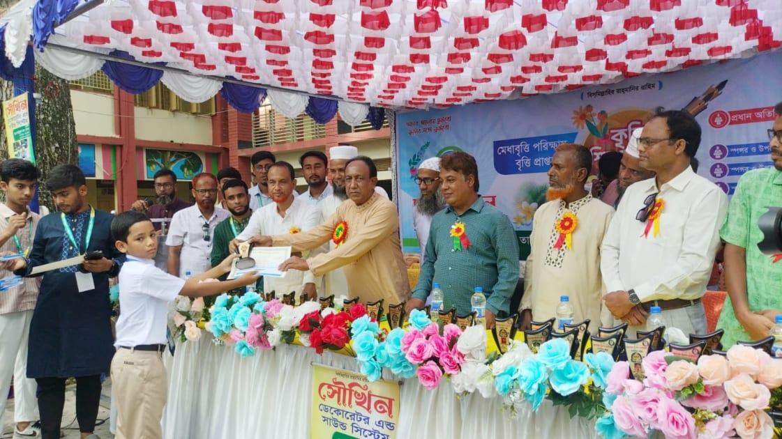 দুপচাঁচিয়ায় সাকসেসফুল স্টুডেন্টস এসোসিয়েশন  উদ্যোগে ৪৪৩ জন কৃতি শিক্ষার্থীকে  সংবর্ধনা  
