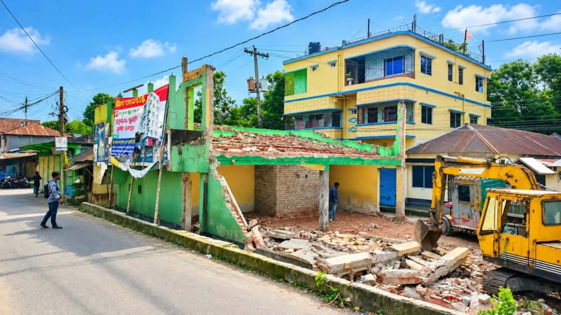 স্মৃতির পাতায় 'মৌচাক' : ভেঙ্গে গেল ভাঙ্গুড়ার শেষ সিনেমা হল