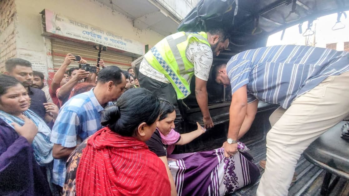 বগুড়ায় একাধিক মামলার আসামি ‘ল্যাংড়া বকুল’কে কুপিয়ে হত্যা