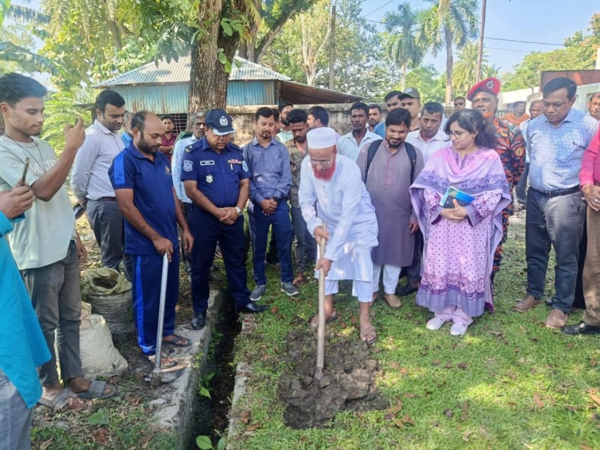 সাদুল্লাপুরে ৭০ লাখ টাকা ব্যয়ে নিরাপদ পানি সরবরাহ কার্যক্রমের উদ্বোধন