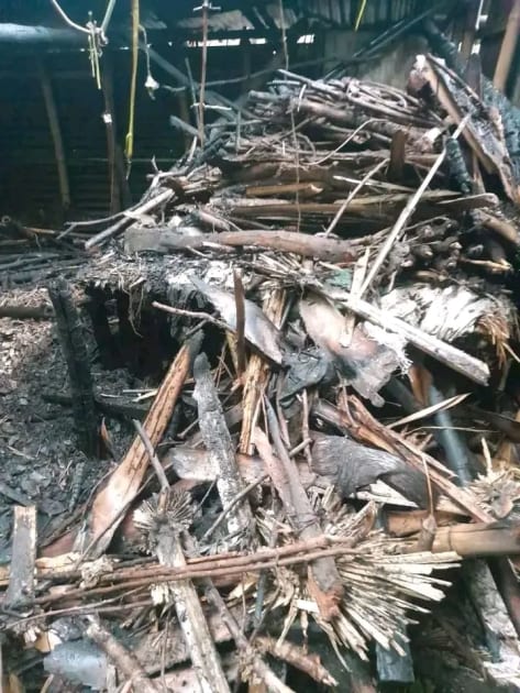 সাদুল্লাপুরে কয়েলের আগুনে পুড়ল গোয়ালঘর, দগ্ধ হয়ে গরুর মৃত্যু