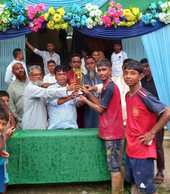 প্রাইম মিনিস্টার্স গোল্ডকাপ উপলক্ষে বেড়ুঞ্জ উচ্চ বিদ্যালয়ে আন্তঃহাউস ফুটবল ফাইনাল