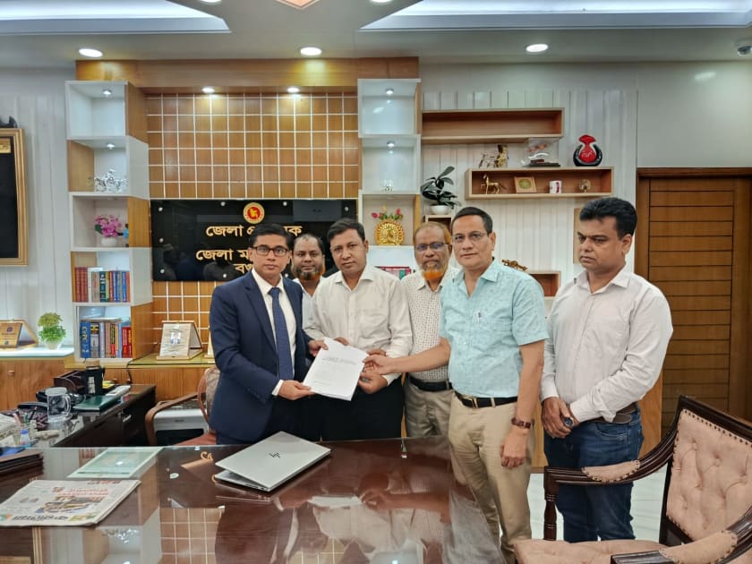 মাঠ প্রশাসনের প্রশাসনিক কর্মকর্তাদের পদোন্নতির দাবিতে বগুড়ায় স্মারকলিপি