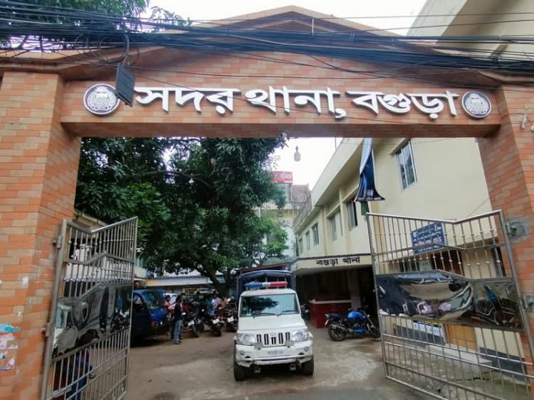 বগুড়ায় সাবেক ইউপি সদস্যকে কুপিয়ে হত্যা