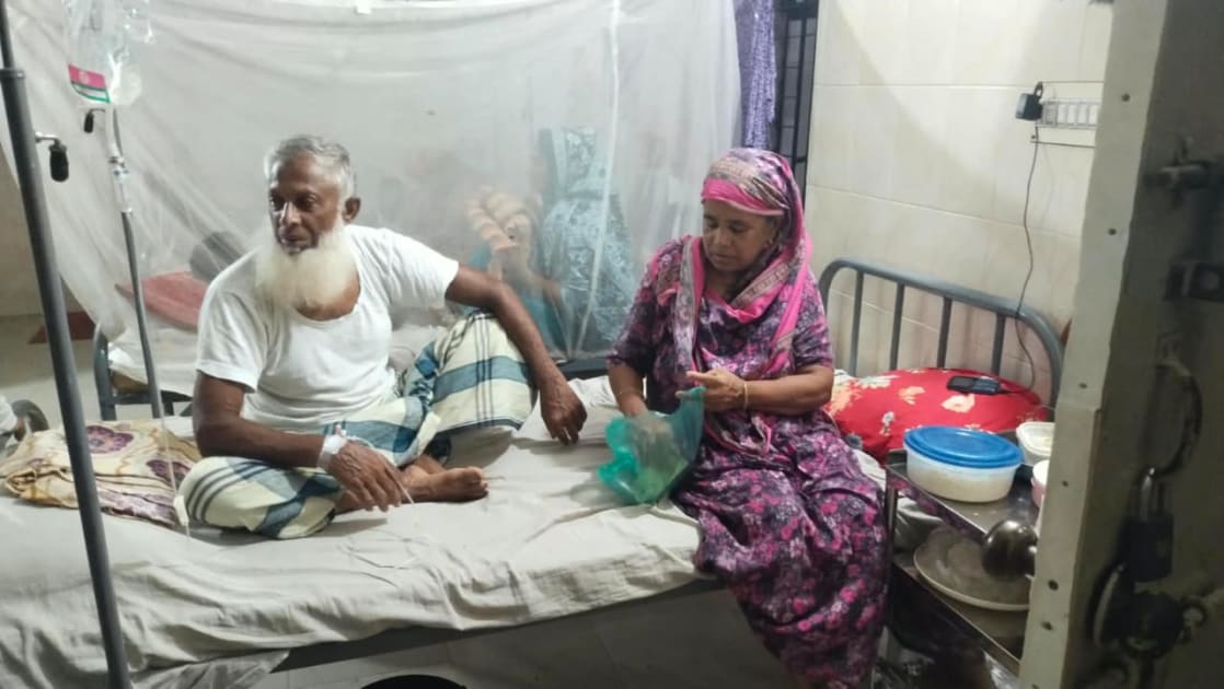 জেনারেটর আছে, জ্বালানি নেই: শেরপুর হাসপাতালে লোডশেডিংয়ে দুর্ভোগে রোগীরা