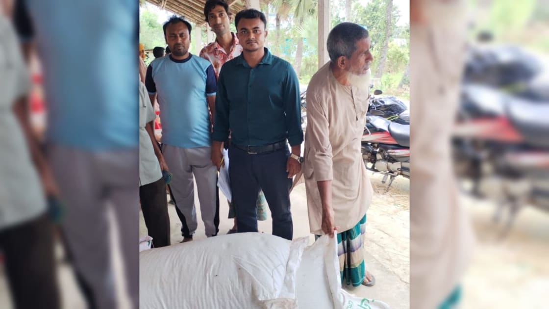 দুপচাঁচিয়ায় রাতে পাচারের সময় সার জব্দ