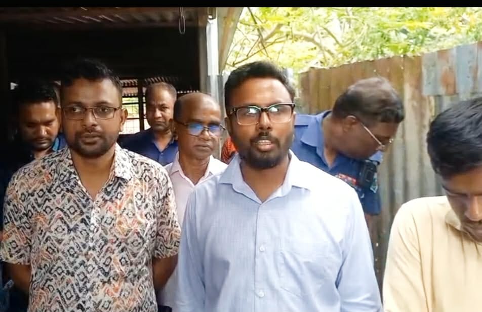 উল্লাপাড়ায় ভ্রাম্যমান আদালতে ব্যবসায়ীদের জরিমানা