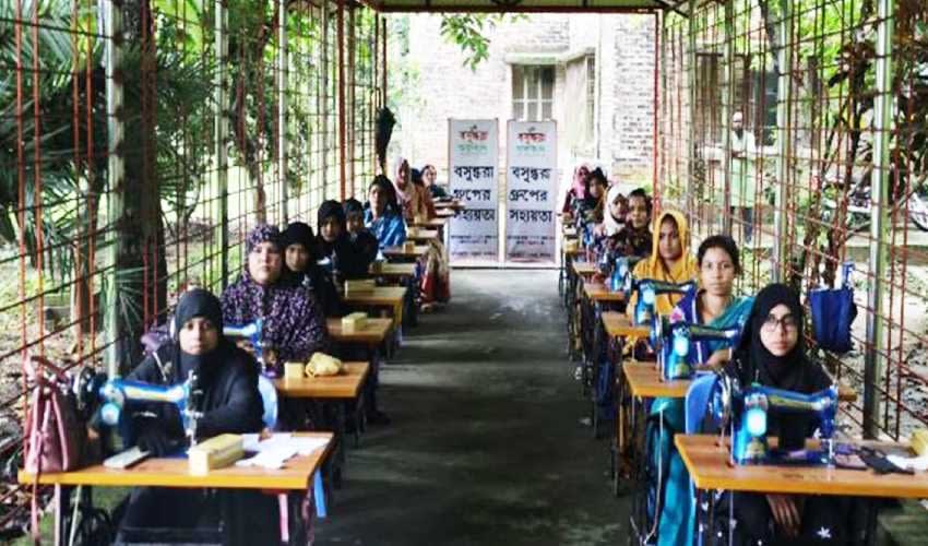 বসুন্ধরা শুভসংঘের সহায়তায় ঘুরে দাঁড়ানোর স্বপ্ন ৪০ নারীর