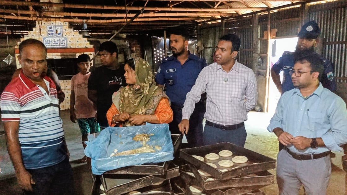 বগুড়ার সারিয়াকান্দিতে দুই প্রতিষ্ঠানকে ৩৫ হাজার টাকা জরিমানা